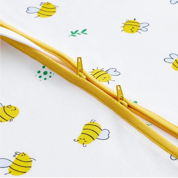 NWOT Bee Print Kids Sleep Sacks - Yellow and White - Picture 3 of 6